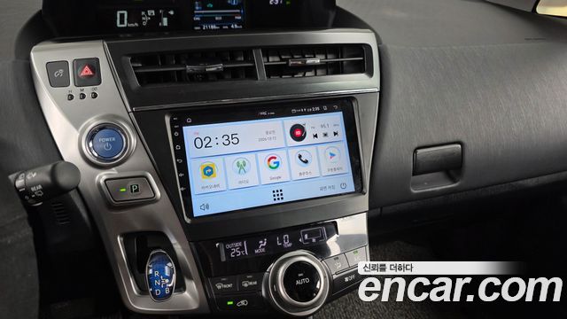 Toyota Prius V 1.8 2017 — фото 16
