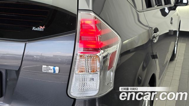 Toyota Prius V 1.8 2017 — фото 29