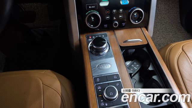 Land Rover Range Rover (IV) 4.4 SDV8 AB DIESEL 2018 — фото 9