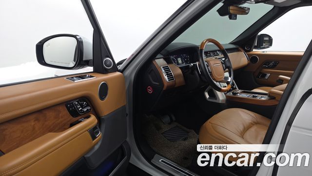Land Rover Range Rover (IV) 4.4 SDV8 AB DIESEL 2018 — фото 10