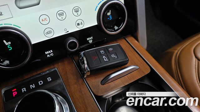 Land Rover Range Rover (IV) 4.4 SDV8 AB DIESEL 2018 — фото 15