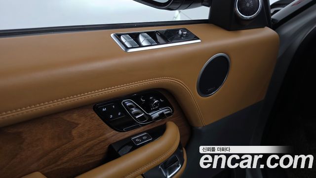 Land Rover Range Rover (IV) 4.4 SDV8 AB DIESEL 2018 — фото 27