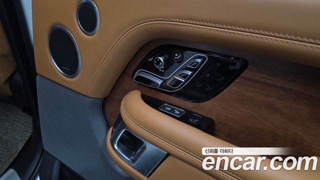 Land Rover Range Rover (IV) 4.4 SDV8 AB DIESEL 2018 — фото 28