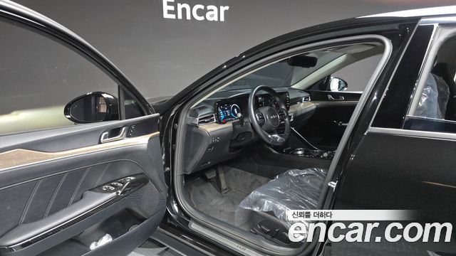 Kia K5 (III) 2.0 Signature 2023 — фото 10