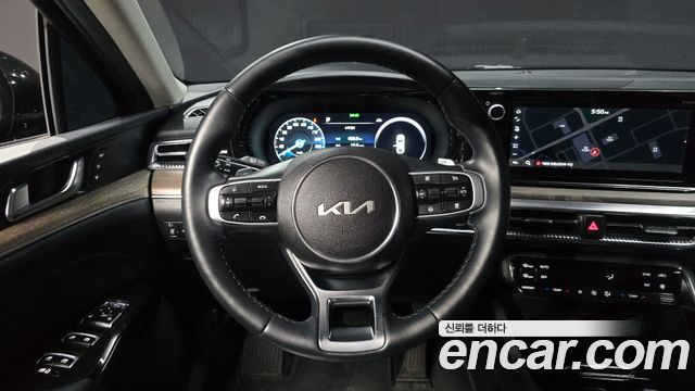 Kia K5 (III) 2.0 Signature 2023 — фото 13