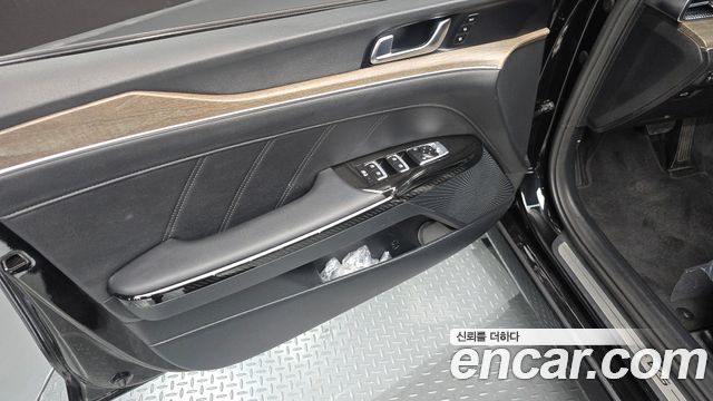 Kia K5 (III) 2.0 Signature 2023 — фото 24