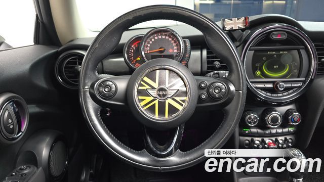 MINI Cooper D Mid 3rd 2017 — фото 14