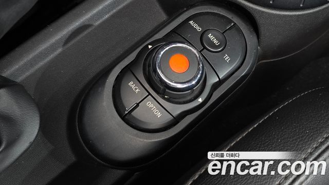 MINI Cooper D Mid 3rd 2017 — фото 29