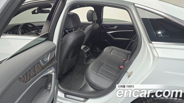 Audi A6 (C8) 45 TFSI Quattro Premium 2022 — фото 11