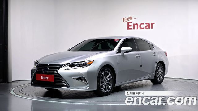 Lexus ES300h Supreme XV60