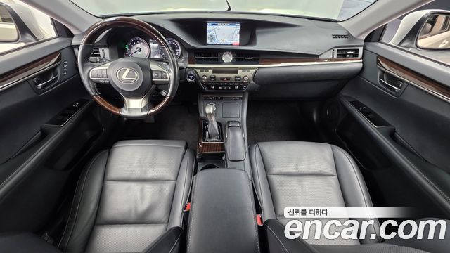 Lexus ES300h Supreme XV60 2016 — фото 7