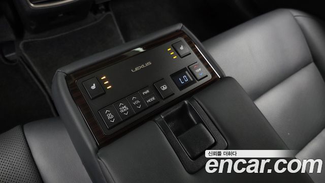 Lexus ES300h Supreme XV60 2016 — фото 19