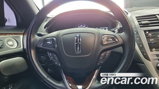 Lincoln MKZ Hybrid 2nd 2017 — фото 9