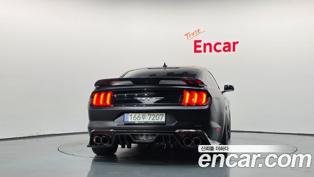 Ford Mustang GT Coupe 2020 — фото 4