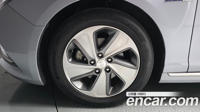 Hyundai Sonata Hybrid (LF) 2.0 HEV Premium 2015 — фото 5