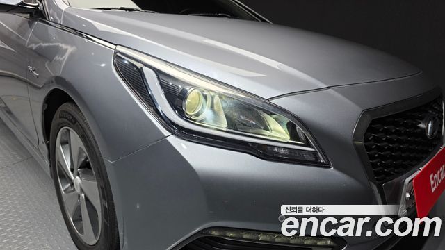 Hyundai Sonata Hybrid (LF) 2.0 HEV Premium 2015 — фото 22