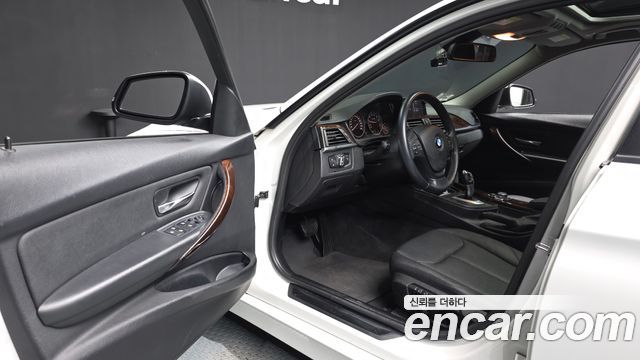 BMW 3 Series (F30) 320i 2013 — фото 10