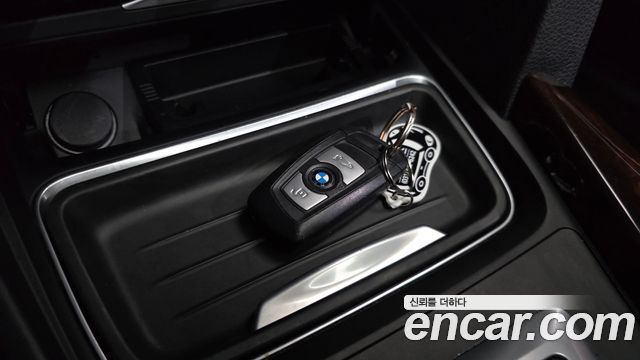 BMW 3 Series (F30) 320i 2013 — фото 16