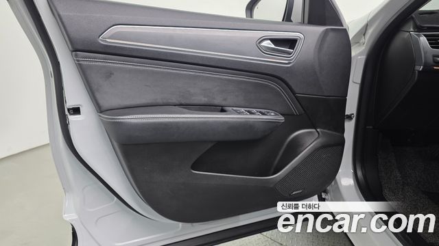 Renault Korea XM3 1.3 TCe RE Signature 2022 — фото 24