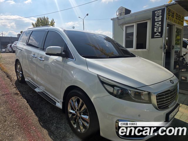 Kia Carnival Gasoline 9-seater Noblesse
