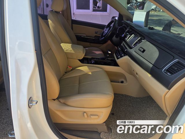 Kia Carnival Gasoline 9-seater Noblesse 2017 — фото 10