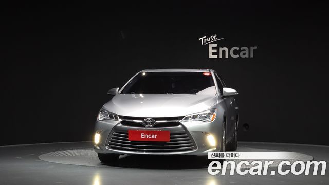 Toyota Camry 2.5 XLE 2015 — фото 3