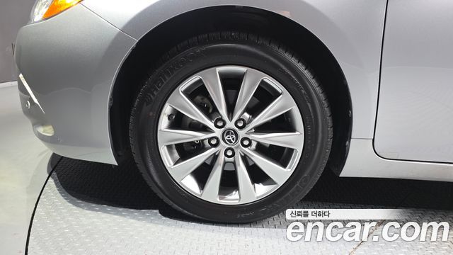 Toyota Camry 2.5 XLE 2015 — фото 5