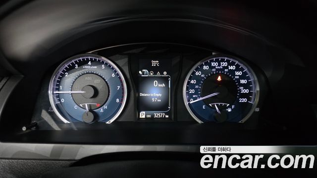 Toyota Camry 2.5 XLE 2015 — фото 8