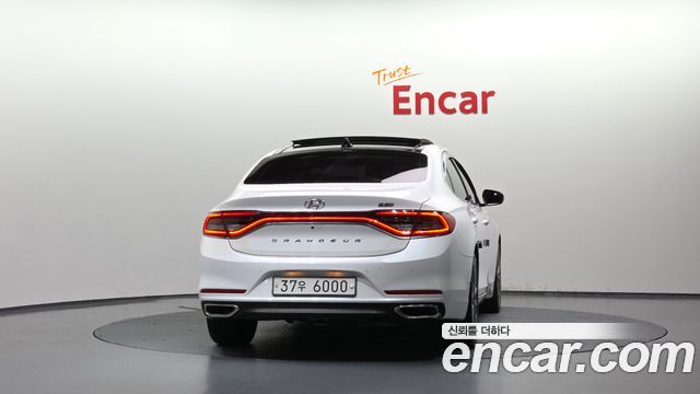 Hyundai Grandeur (IG) 2.2 Diesel Premium Special 2017 — фото 4