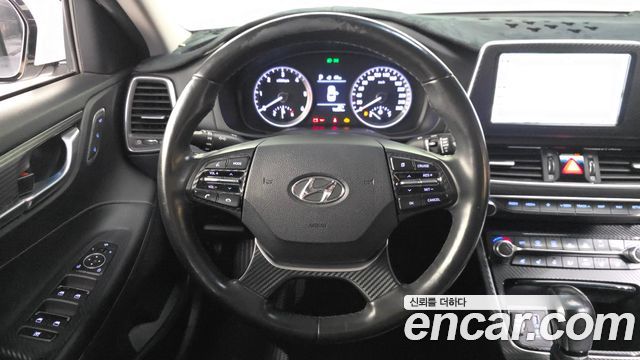 Hyundai Grandeur (IG) 2.2 Diesel Premium Special 2017 — фото 13