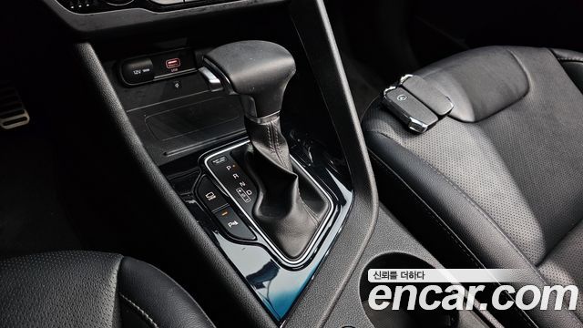 Kia Niro 1.6 HEV Noblesse Special 2021 — фото 9