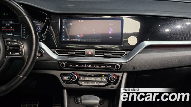 Kia Niro 1.6 HEV Noblesse Special 2021 — фото 14
