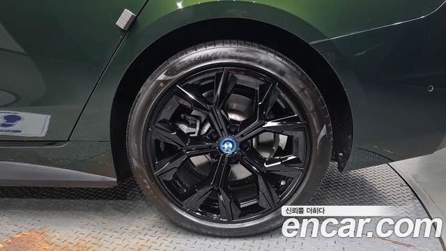 BMW i4 eDrive40 M Sports 2022 — фото 21