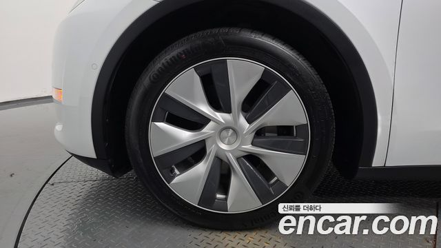 Tesla Model Y Long Range AWD 2022 — фото 5
