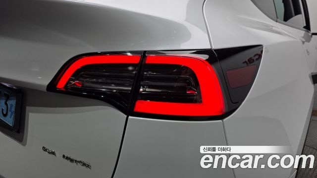 Tesla Model Y Long Range AWD 2022 — фото 23