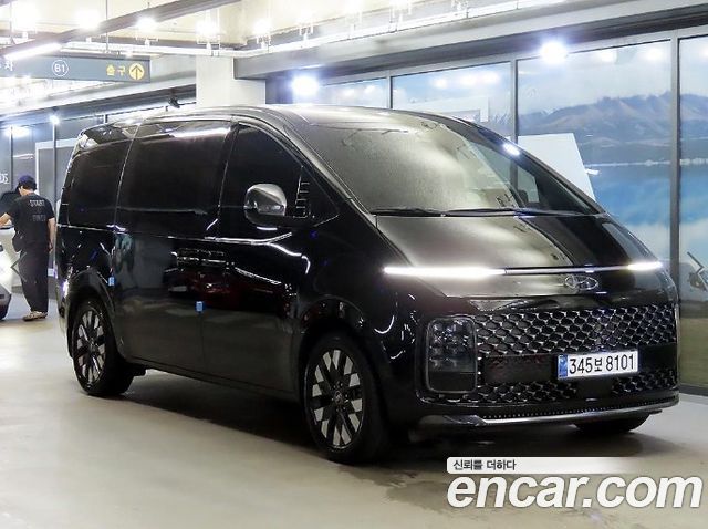 Hyundai Staria Lounge 9-Seater Prestige