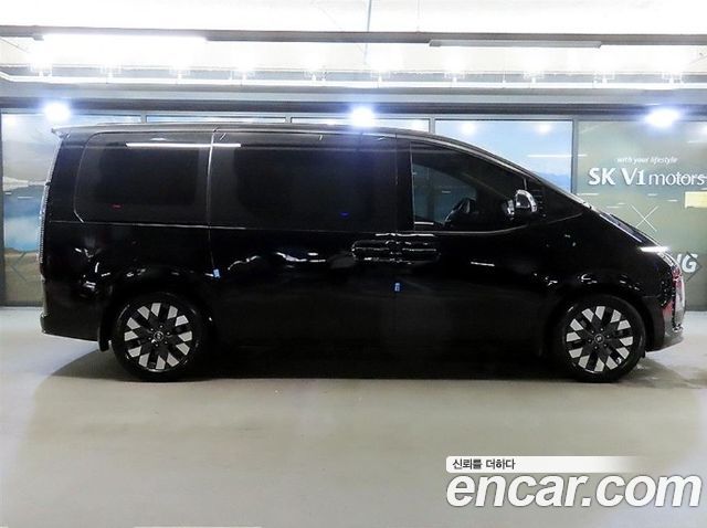 Hyundai Staria Lounge 9-Seater Prestige 2022 — фото 3