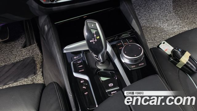 BMW 5 Series (G30) 530e M Sport 2022 — фото 9