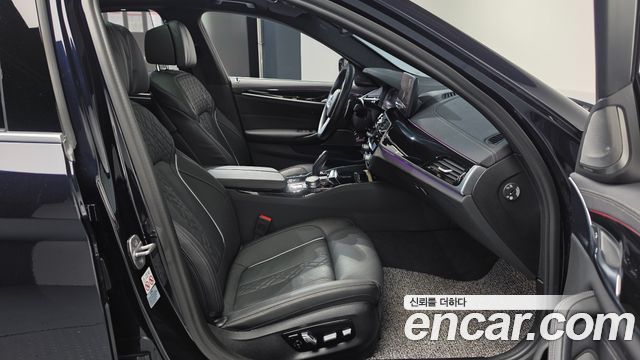 BMW 5 Series (G30) 530e M Sport 2022 — фото 15
