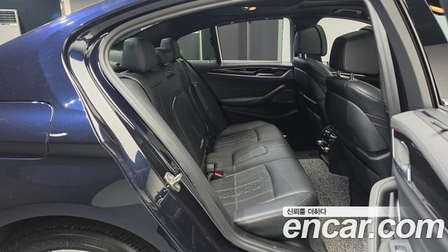 BMW 5 Series (G30) 530e M Sport 2022 — фото 16