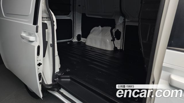 Hyundai Staria Cargo 3-Seater Smart 2022 — фото 11