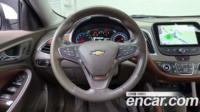 Chevrolet Malibu 2.0 Turbo LTZ Premium 2017 — фото 13