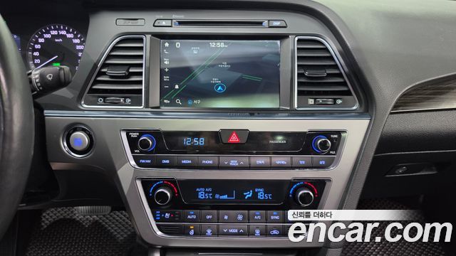 Hyundai Sonata (LF) 2.0 Smart 2015 — фото 12