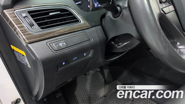 Hyundai Sonata (LF) 2.0 Smart 2015 — фото 17