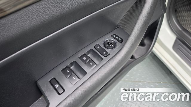 Hyundai Sonata (LF) 2.0 Smart 2015 — фото 19