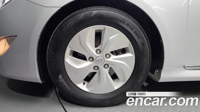 Hyundai Sonata Hybrid 2.0 Smart 2015 — фото 5