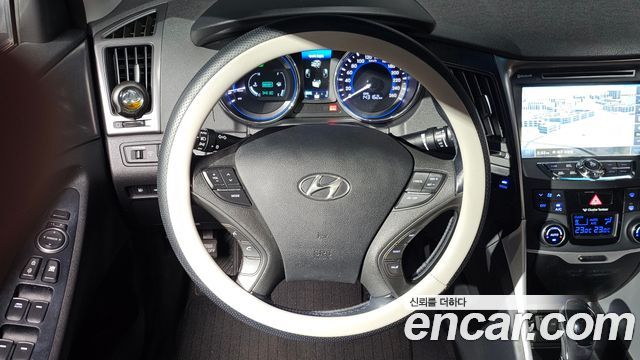 Hyundai Sonata Hybrid 2.0 Smart 2015 — фото 14