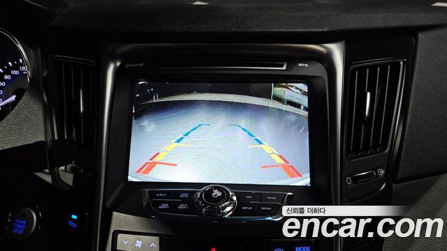 Hyundai Sonata Hybrid 2.0 Smart 2015 — фото 18