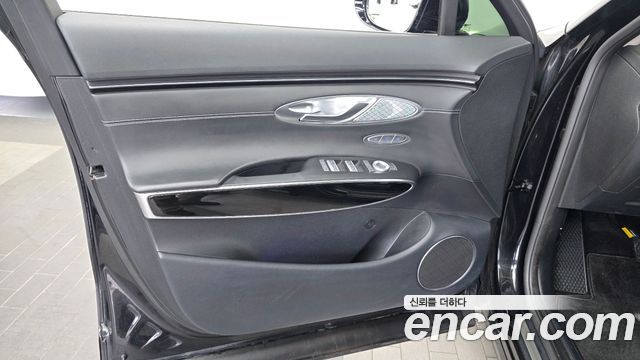 Genesis GV70 2.5T Gasoline AWD 2024 — фото 24