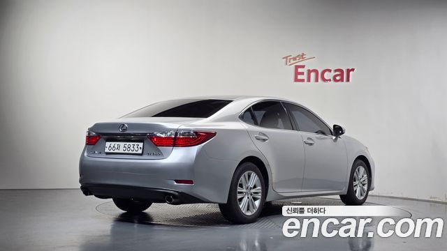 Lexus ES350 Supreme XV60 2014 — фото 2